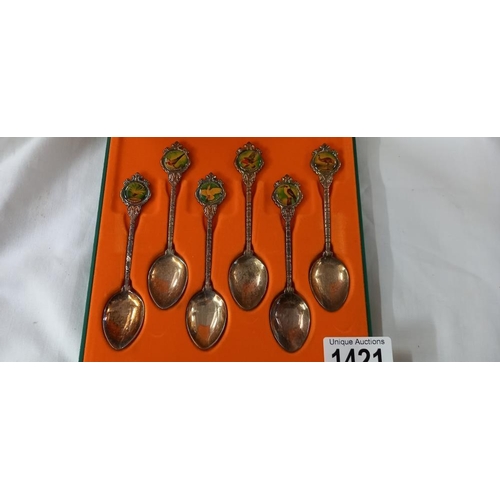 1421 - A set of spoons with pictures of birds of Australia