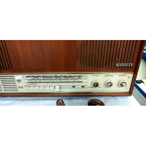 1447 - A Grundig multi stereo FM radio COLLECT ONLY