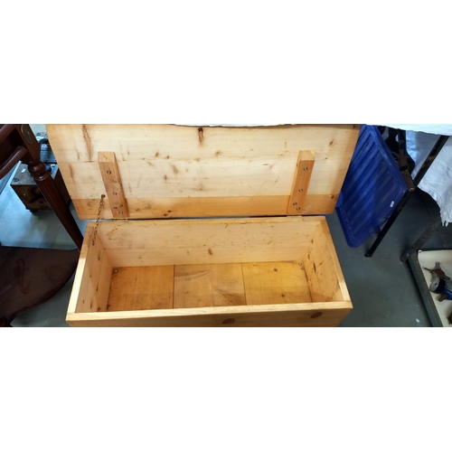 1493 - A solid pine blanket box COLLECT ONLY