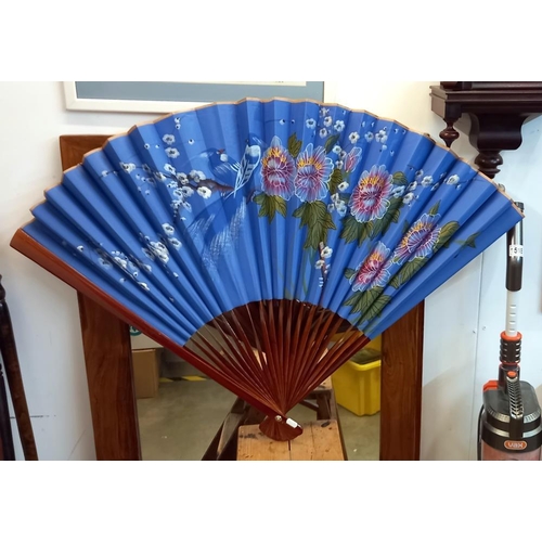 1509 - A vintage Chinese parasol & a large painted wall fan COLLECT ONLY