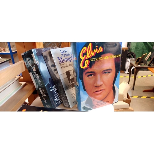 1559 - A quantity of Elvis scrap books and books