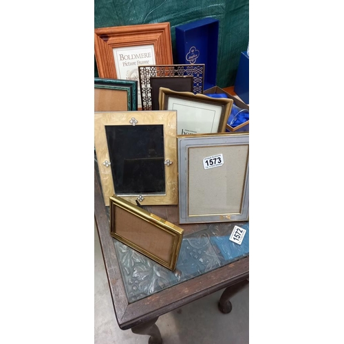 1573 - A selection of photograph frames