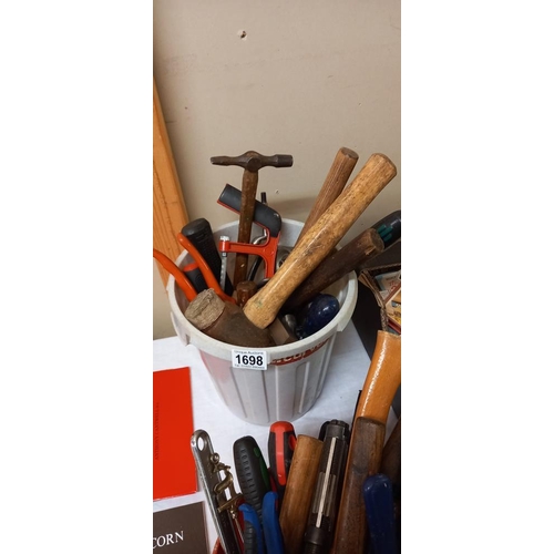 1698 - A good lot of tools COLLECT ONLY