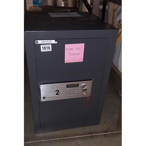 1816 - A Yale certified digital safe with 2 keys COLLECT ONLY