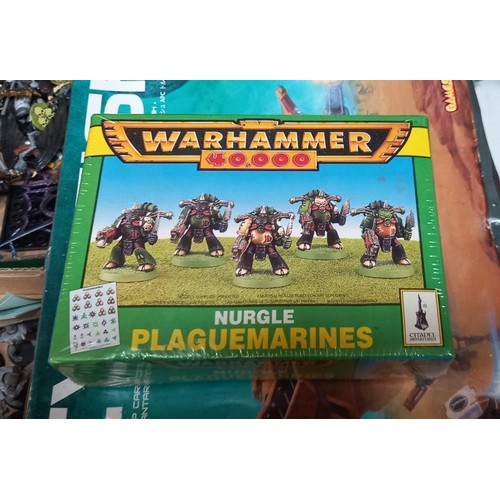 1215 - A large quantity of Games Workshop War Hammer and War gaming figures COLLECT ONLY