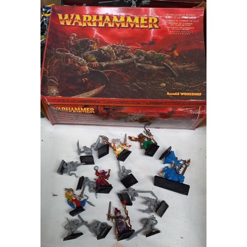 1215 - A large quantity of Games Workshop War Hammer and War gaming figures COLLECT ONLY