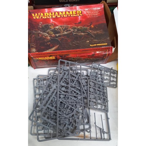 1215 - A large quantity of Games Workshop War Hammer and War gaming figures COLLECT ONLY