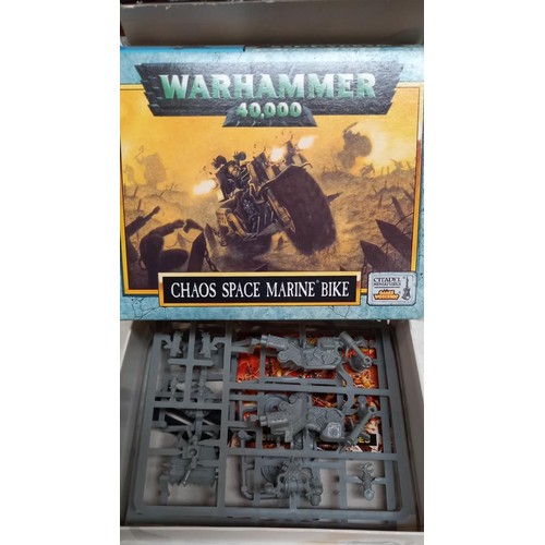 1215 - A large quantity of Games Workshop War Hammer and War gaming figures COLLECT ONLY