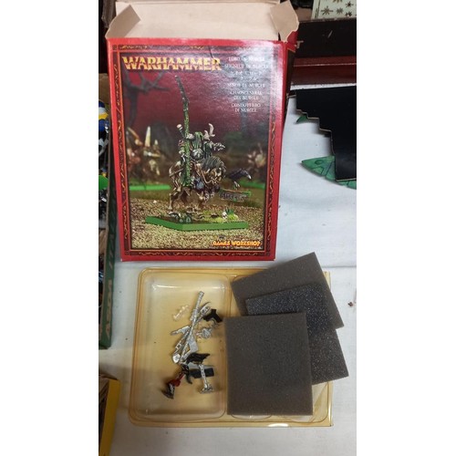 1215 - A large quantity of Games Workshop War Hammer and War gaming figures COLLECT ONLY