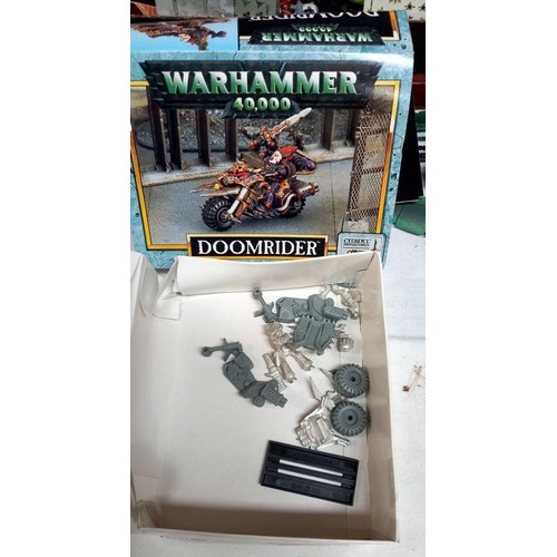 1215 - A large quantity of Games Workshop War Hammer and War gaming figures COLLECT ONLY