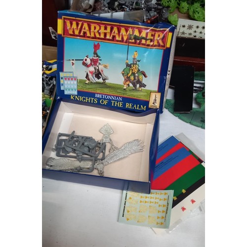 1215 - A large quantity of Games Workshop War Hammer and War gaming figures COLLECT ONLY