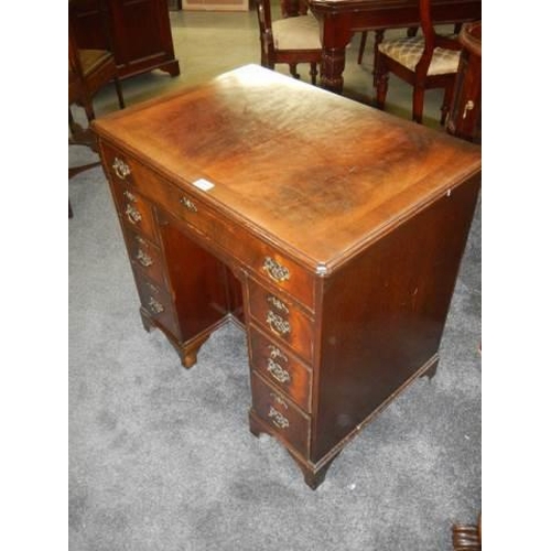 670 - A small Victorian mahogany kneehole desk, COLLECT ONLY.