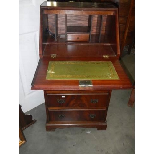 677 - A small mahogany bureau, COLLECT ONLY.