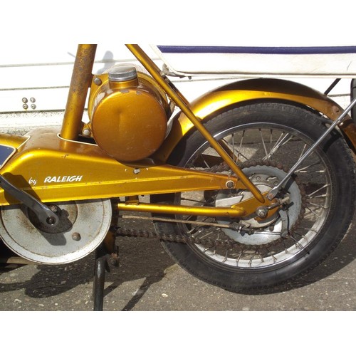 552 - A 1968 Raleigh Wisp Moped with VE60, 1974 tax disc, owners handbook etc., COLLECT ONLY.