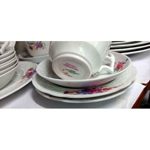 100 - A quantity of Spode 'Christine' dinnerware COLLECT ONLY