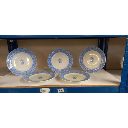 136 - 5 Victorian blue and white plates with Latin crest in centre (diamond backstamp)