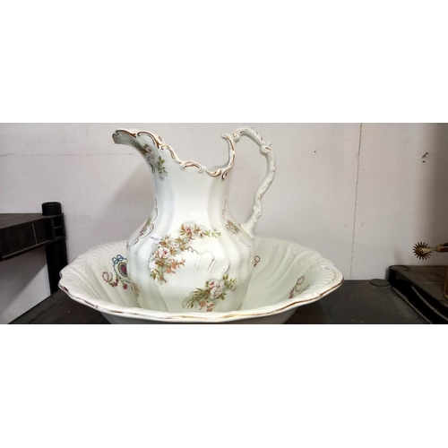 18 - A Victorian jug and a basin, COLLECT ONLY