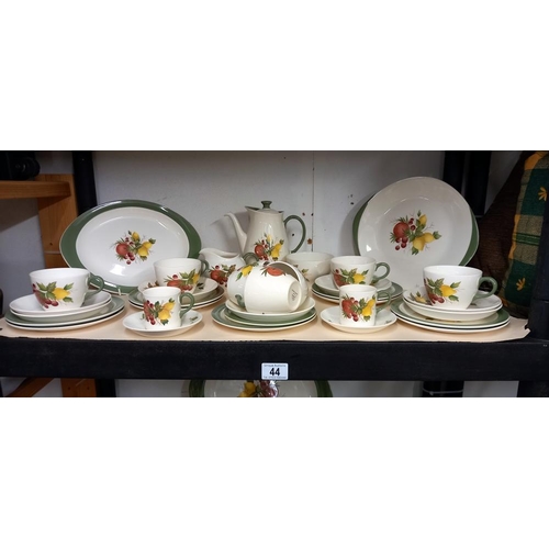 44 - A good lot of 1960's Covent Garden range of tableware (approximately 56 pieces)