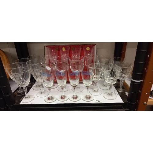 70 - A good lot of wine glasses, boxed set of 4, 2 sets of 6, 2 sets of 4 (one lot being Snowball glasses... 