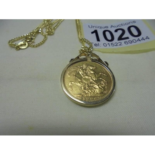 1020 - A Victoria (1900) gold sovereign in a 9ct gold pendant mount on a 9ct gold chain.