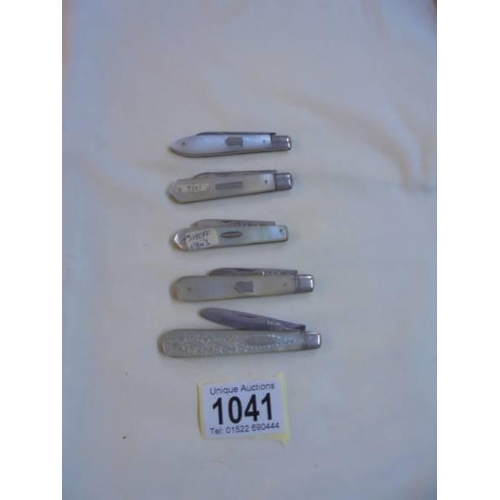 1041 - Five silver and mother of pearl fruit knives - 1903, 1913, 1922, 1926, 1927.