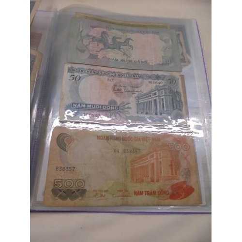 1117 - A folder of old bank notes and a quantity of loose bank notes.