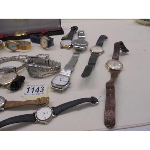 1143 - Approximately twenty assorted wrist watches.