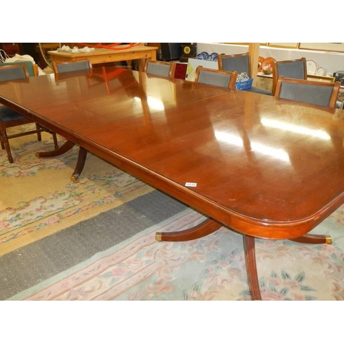 1512 - A mahogany double pedestal extending dining/conference table, extends to ten feet, COLLECT ONLY.