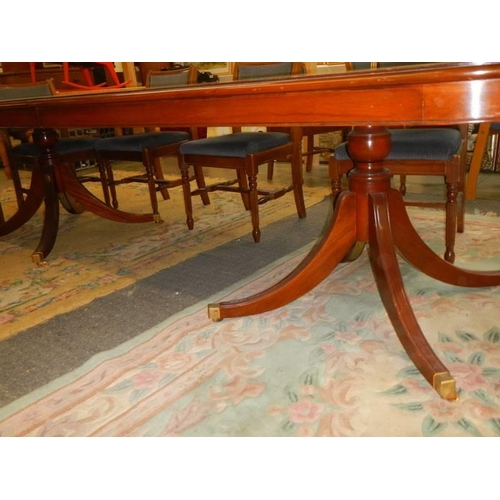 1512 - A mahogany double pedestal extending dining/conference table, extends to ten feet, COLLECT ONLY.