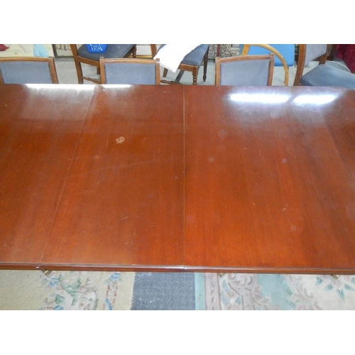 1512 - A mahogany double pedestal extending dining/conference table, extends to ten feet, COLLECT ONLY.