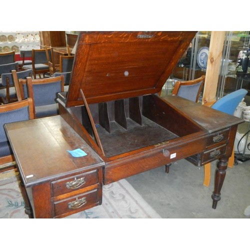 1513 - An office desk with sloping top, COLLECT ONLY.