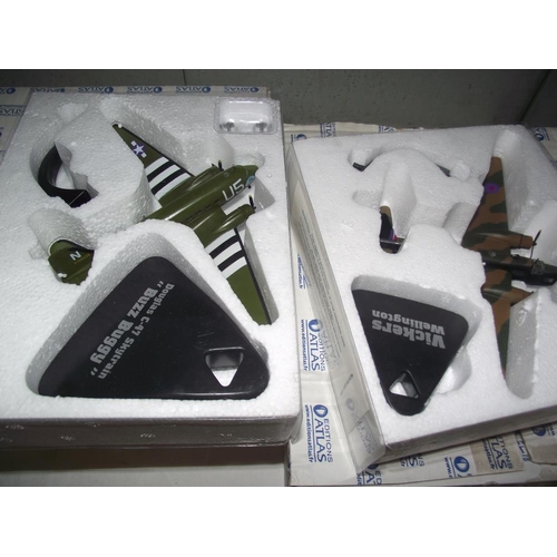 113 - 8 boxed Atlas edition military aircraft