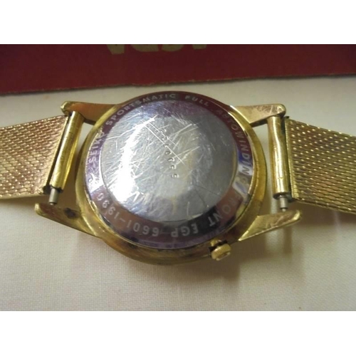 156 - A Seiko gent's wrist watch on gold plated strap