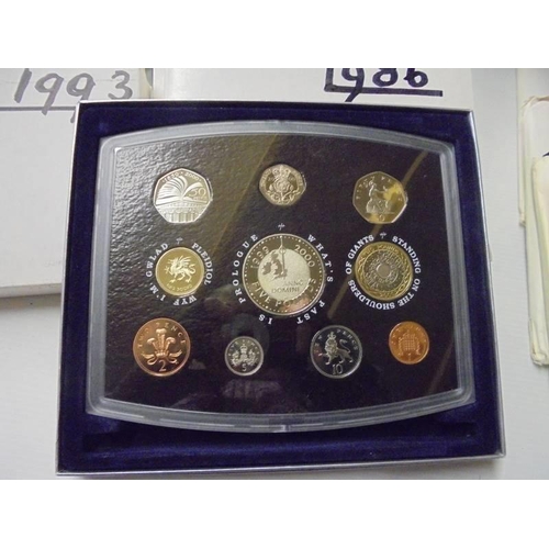 216 - Twenty nine sets of Coinage of Great Britain and Northern Ireland 1970-1998 and a 2000 UK proof set ... 