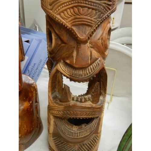 798 - Two wooden tribal carvings.