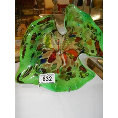 832 - A pretty green studio glass bowl.