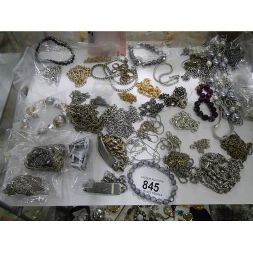 845 - Approximately 35 piece of costume jewellery including necklaces and bracelets.