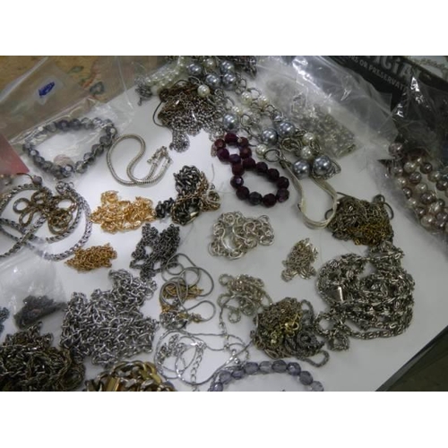 845 - Approximately 35 piece of costume jewellery including necklaces and bracelets.