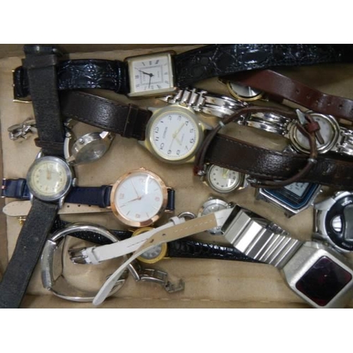 926 - A mixed lot of wrist watches.