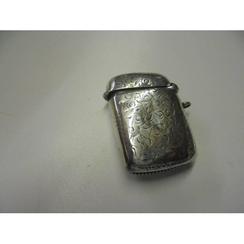 171 - Two Victorian silver vesta cases, 32 grams (1.1 oz).