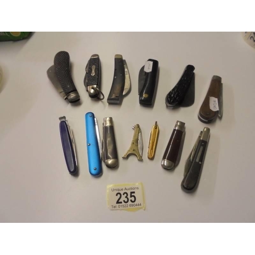 235 - Approximately twelve vintage pen knives.