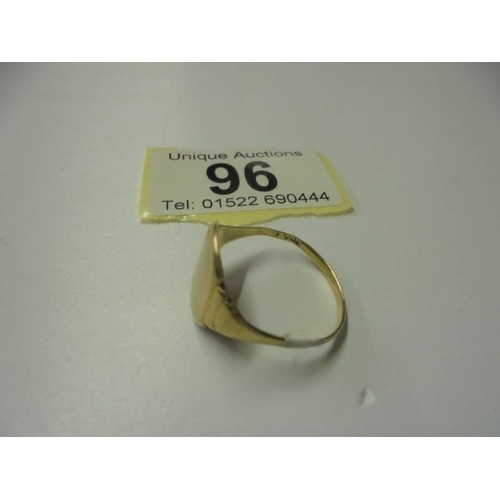 96 - A gent's gold signet ring, size U, 3 grams.