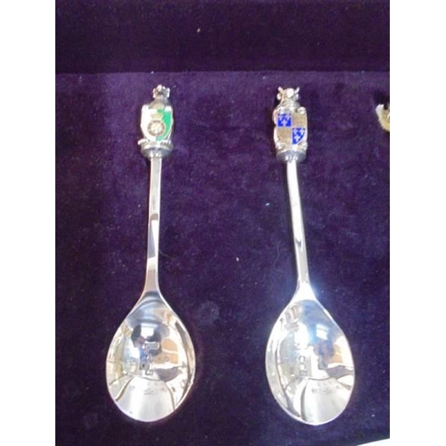 182 - A limited edition 1407/2500 'The Queens Beasts' silver commemorative spoons presentation set.