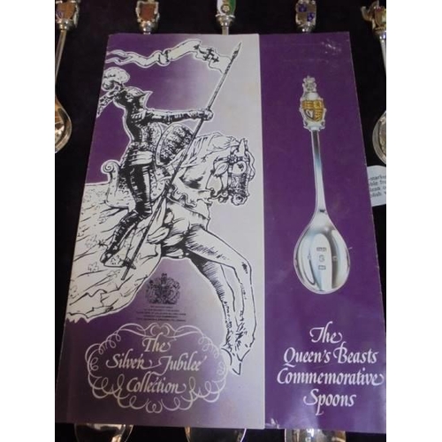 182 - A limited edition 1407/2500 'The Queens Beasts' silver commemorative spoons presentation set.