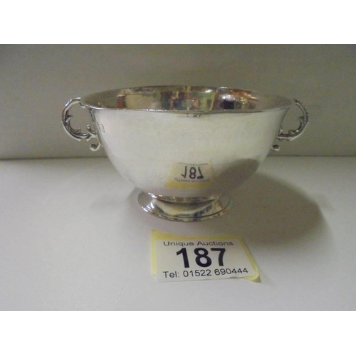 187 - A silver bowl, 1909 London, Harry Freeman, 4.8 oz.