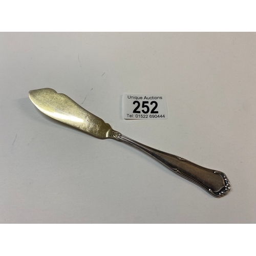 252 - An Adolf Hitler gilded knife marked AH, Wellner 100, (approx 33.9g)