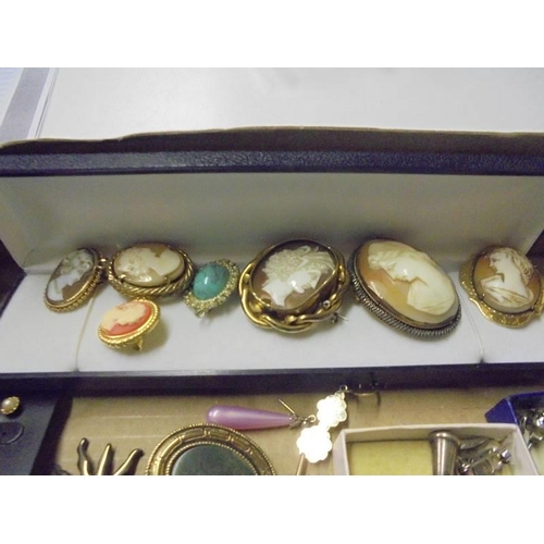 246 - A collection of antique and other cameo including a 14ct gold example together with a quantity of ot... 