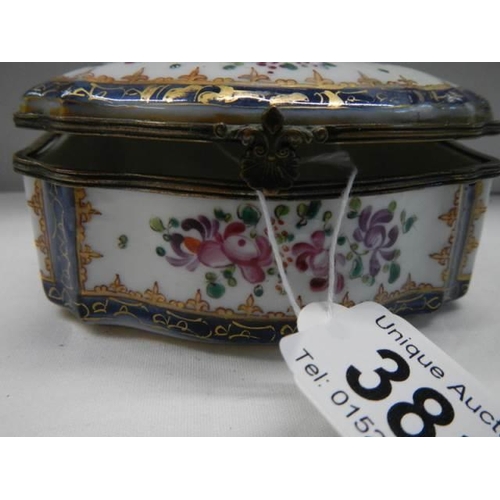 381 - A 19th century continental porcelain hinged box.