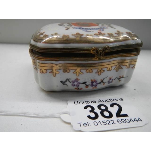 382 - A 19th century continental porcelain hinged box.