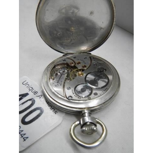 400 - A good gents silver pocket watch in working order.